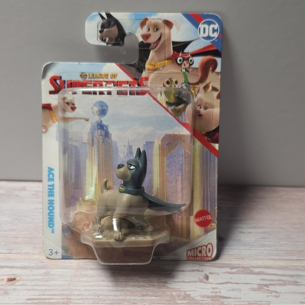 Mattel DC League of Super-Pets Micro Collection Ace the Hound Mini Figurine
